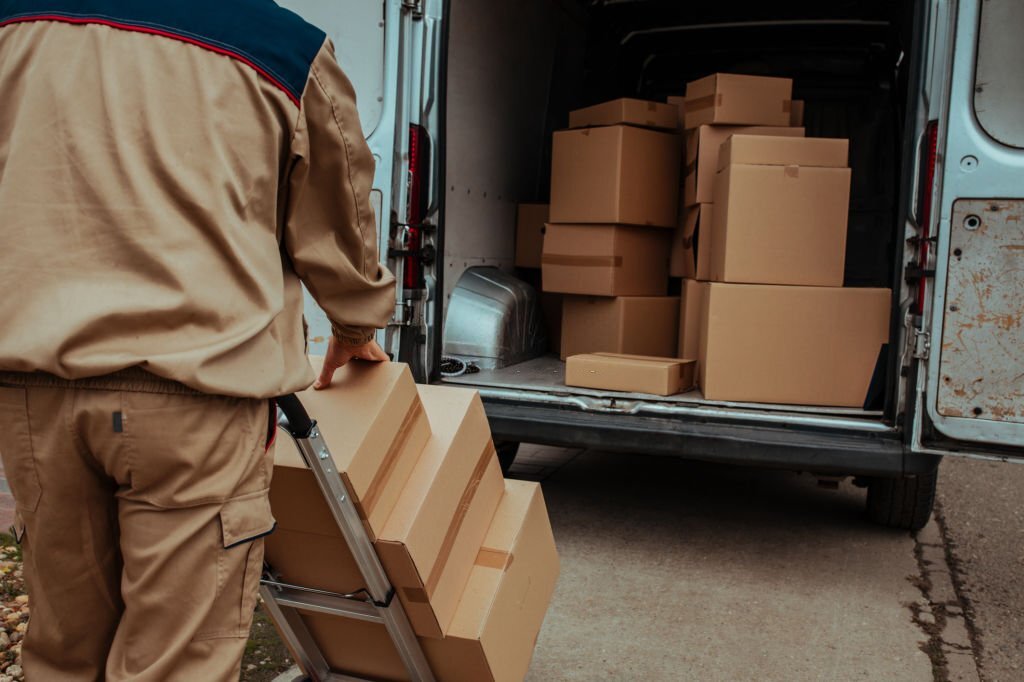 Advantages-of-movers-and-packers