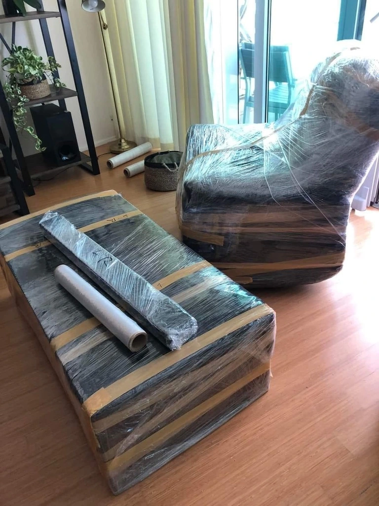 how movers pack the furniture